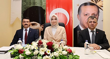 Vali Doç. Dr. Kübra Güran Yiğitbaşı, Emirdağ’da Muhtarlarla Buluştu