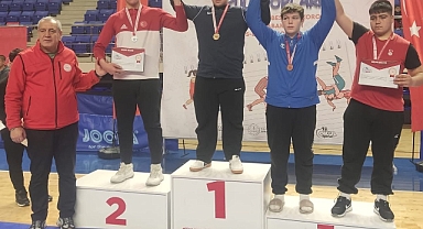 Afyonkarahisarlı Güreşçiler Niğde’de Zirvede: 2 Altın Madalya ile Türkiye Şampiyonası Bileti