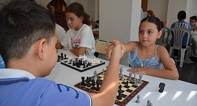 Alanya ATABEM’de satranç turnuvası düzenlendi
