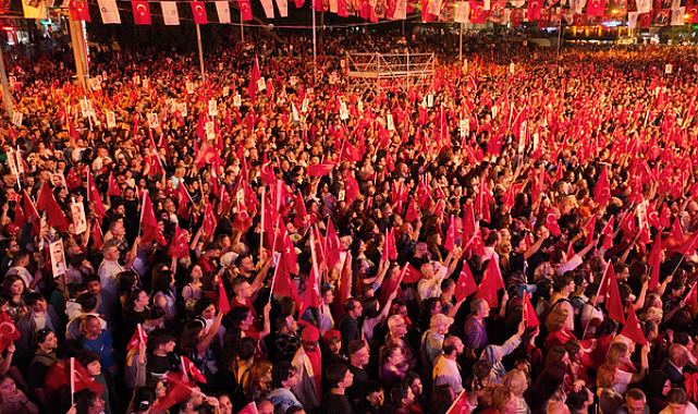 Antalya’da 30 Ağustos Zafer Bayramı Derya Uluğ konseriyle kutlanacak