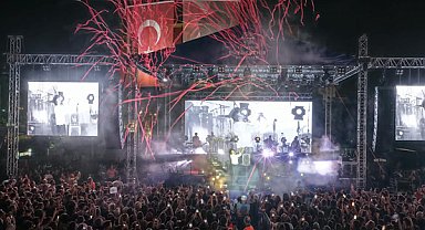 Aydın’da 30 Ağustos Zafer Bayramı Mert Demir konseriyle kutlandı