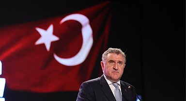 Bakan Bak, Fatih Belediyesi Yaz Spor Okulları Kapanış Şenliği’ne katıldı