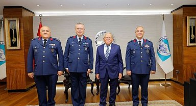 Başkan Büyükkılıç, Kayseri’nin yeni komutanlarını ağırladı