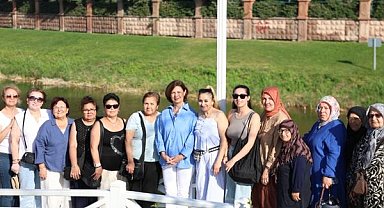 Başkan Ünlüce, Karapınarlı kadınlarla İskele 26’da buluştu