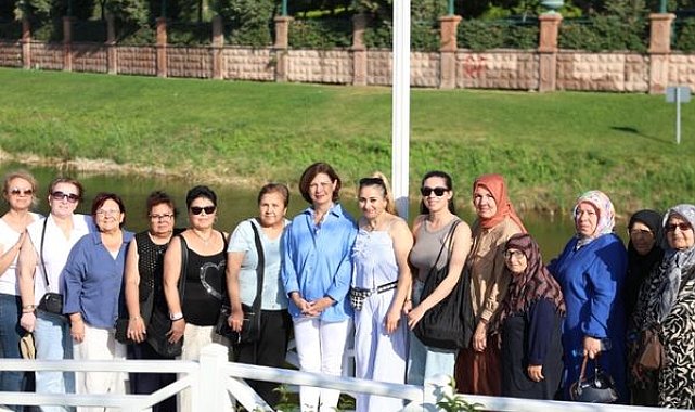 Başkan Ünlüce, Karapınarlı kadınlarla İskele 26’da buluştu