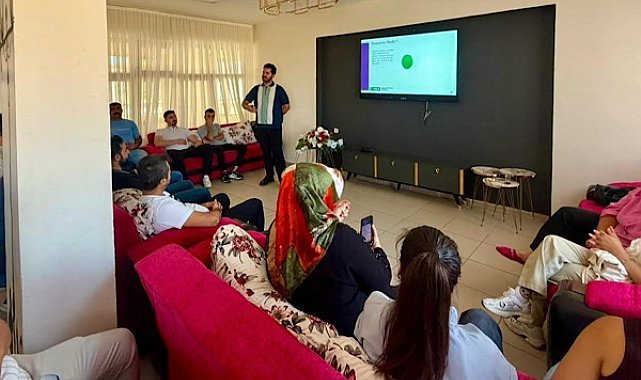 Batman’da çocuklarla çalışan personele madde bağımlılığı eğitimi verildi