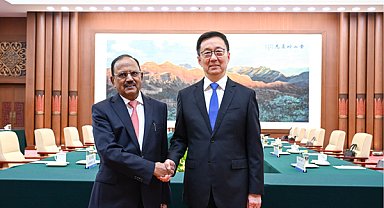 Çin Cumhurbaşkanı Yardımcısı Han Zheng, Ajit Doval ile görüştü