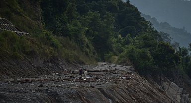 Çinli tünel uzmanları Nepal’deki arama-kurtarma çalışmalarına katıldı