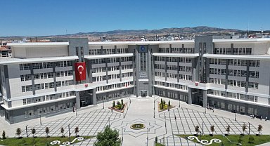 Çorum Belediyesi’nden üniversiteye başlayacak ihtiyaç sahibi öğrencilere 15 bin TL destek