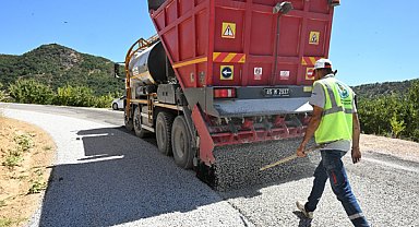 Demirci’de 13 mahalleyi bağlayan 45 kilometrelik yolda çalışma