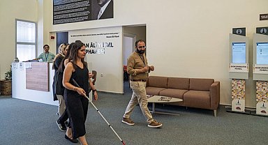İzmir’de görme engelli yurttaşlar için erişilebilir kütüphane alanı