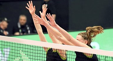 Kadın Voleybol Millî Takımı yarı finale lider yükseldi