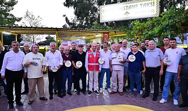 Kepez’de “Temizlik Kirletmemektir” kampanyası mahallelerde yayılıyor
