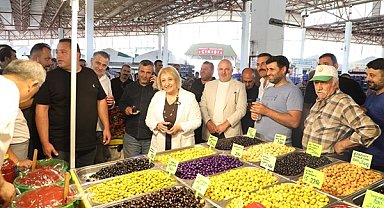 Menderes Belediye Başkan Vekili Şen, pazar esnafını ziyaret etti