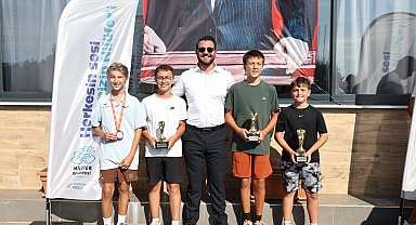 Nilüfer’de 30 Ağustos Zafer Bayramı Tenis Turnuvası düzenlendi