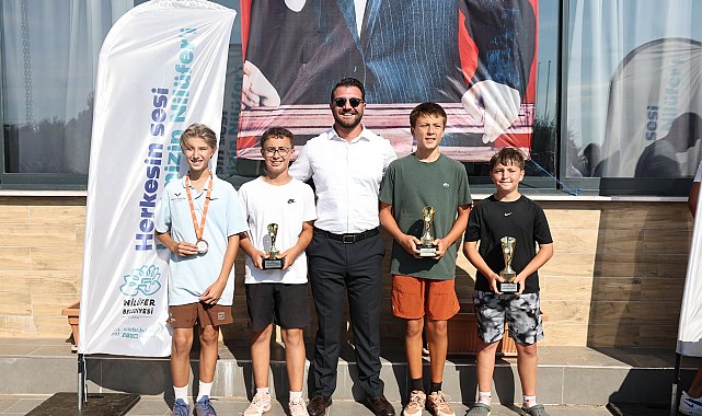 Nilüfer’de 30 Ağustos Zafer Bayramı Tenis Turnuvası düzenlendi