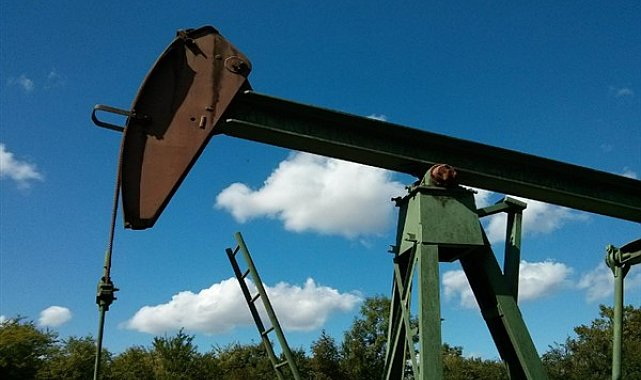 Petrol fiyatları geriledi, doğal gaz yükseldi