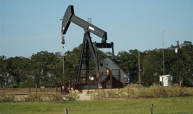 Petrol fiyatları yükseldi, doğal gaz geriledi
