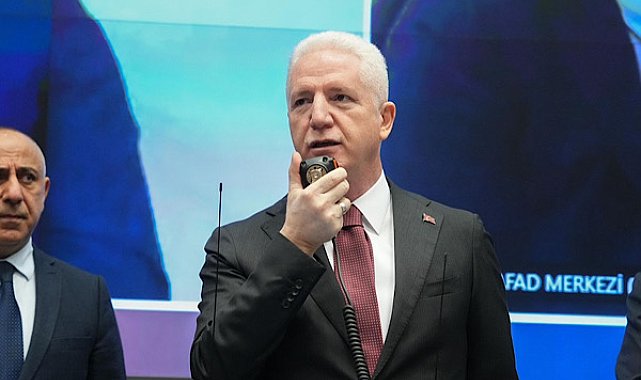 Vali Gül, SOLOTÜRK pilotlarıyla bir araya geldi