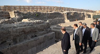 AK Parti Konya milletvekilleri Larende kazı çalışmalarını inceledi