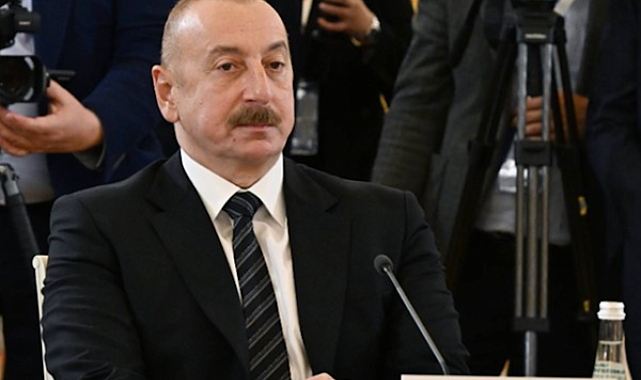 Aliyev ve eşi Mehriban Aliyev Deniz Kuvvetlerini ziyaret etti