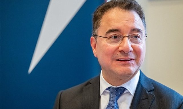 Babacan Sapanca’daki peyzaj ve süs bitkileri fuarını ziyaret etti