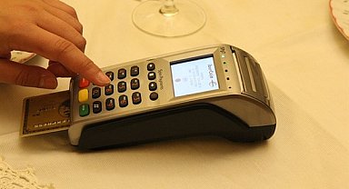 Banka ve kredi kartı harcamaları 690,9 milyar TL'ye geriledi