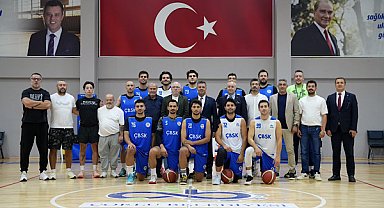 Başkan Sarıkurt, ÇBSK Basketbol A Takımı’nın antrenmanını ziyaret etti