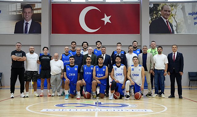 Başkan Sarıkurt, ÇBSK Basketbol A Takımı’nın antrenmanını ziyaret etti
