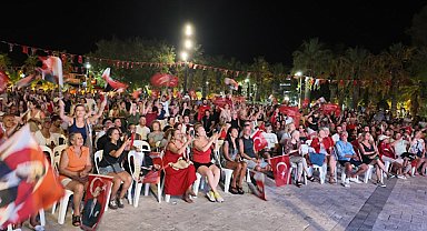 Bodrum’da Filenin Sultanları’nın Avrupa şampiyonluğu meydanlarda kutlandı