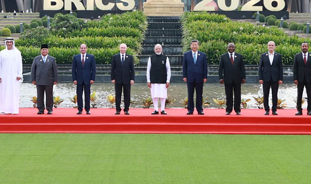 BRICS Zirvesi’ne katılan liderler, aile fotoğrafı çektirdi