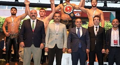 Bursa Büyükşehir Belediyespor güreşçisi Cumhurbaşkanlığı Kupası’nda üçüncü oldu