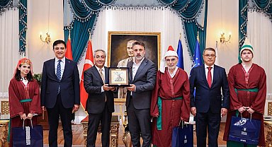 Bursa’da Ahilik Haftası kapsamında yılın ahisi, kalfası ve çırağı bir araya geldi