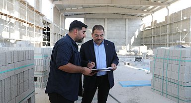 Canpolat, yapımı süren spor tesisinde incelemelerde bulundu