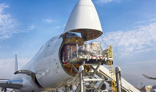 Çin'de hava kargo ve posta taşımacılığı hacmi ilk kez 10 milyon tonu aştı