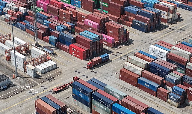 Çin’in dış ticareti ilk sekiz ayda yüzde 17,6 arttı