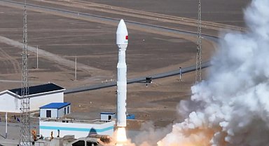 Çin, Lijian-1 roketiyle 9 uyduyu uzaya gönderdi