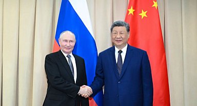 Cumhurbaşkanı Xi, Putin ile görüştü