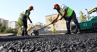 Diyarbakır’da iki caddeye 10 bin 400 ton asfalt serildi