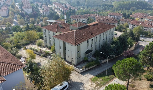 Düzce’de eski Sağlık Meslek Lisesi binası huzurevine dönüştürülecek