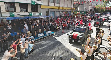 Edremit’in kurtuluşunun 104. yıl dönümü törenlerle kutlandı