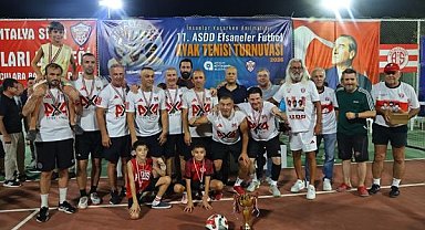 Efsaneler Futbol Ayak Tenisi Turnuvası’nda şampiyon belli oldu