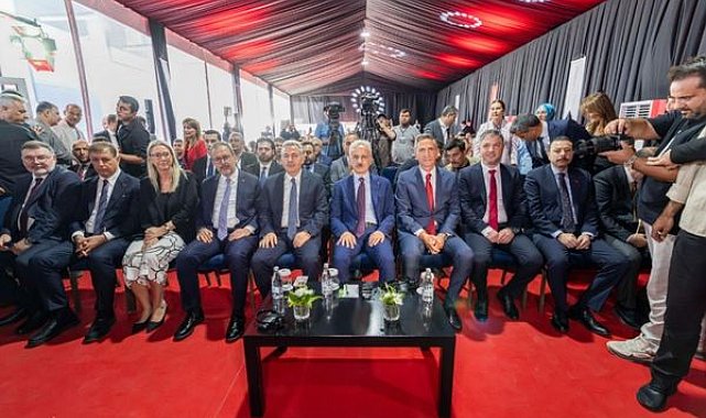Ege Bölgesi’nin en büyük veri merkezi İzmir’de açıldı