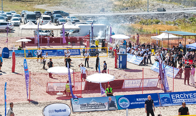 Erciyes’te 2 bin 200 metre rakımda plaj voleybolu turnuvası düzenlendi