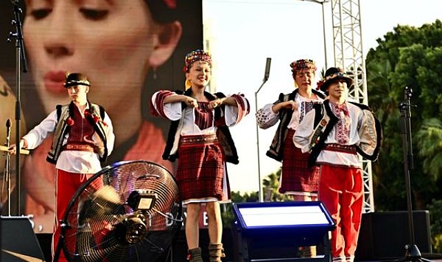 Farklı kültürler Muratpaşa’da aynı meydanda buluşuyor