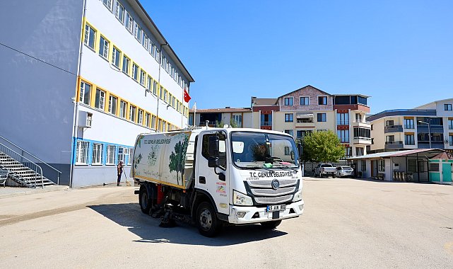 Gemlik’te okullarda yeni eğitim yılı öncesi temizlik çalışması