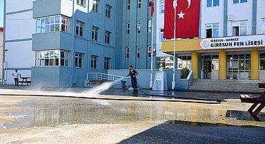 Giresun'da okulların bahçelerinde temizlik çalışması başlatıldı