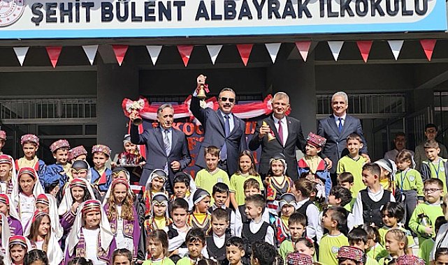 Gölcük’te 2026-2027 eğitim öğretim yılı törenle başladı