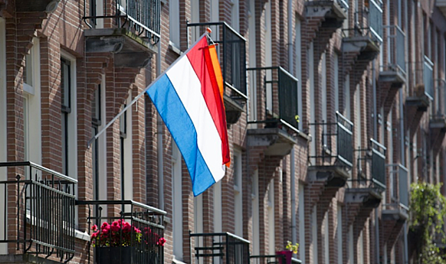 Hollanda’da uluslararası hava indirme tatbikatı