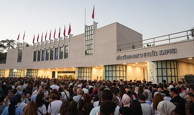 İEF’de tiyatro, stand-up ve müzikli gösteriler izleyicilerle buluşacak